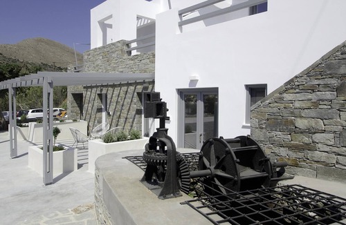 Kini Apartment | Beautiful studio directly at the sea, Wifi, 2 pers. | Syros, Cyclades