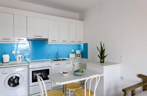 Agios Nikolaos Town House | Bellevue Suites Apartment 3 with Sea View