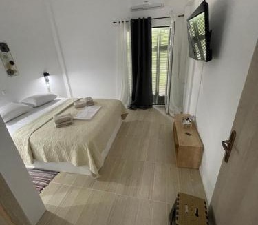 Poros Apartment | Bengu Sea Side View on Poros Island for 2 or 3 persons