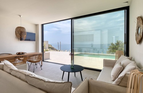 Karystos Villa | Betta VIlla | S Cave Villas Seaside Karystos