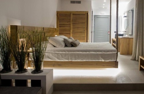 Kini House | BH788 - C - Suite Syros