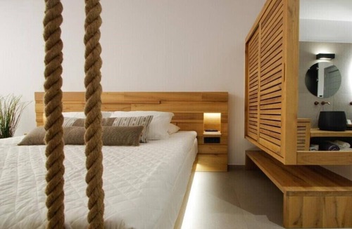 Kini House | BH788 - C - Suite Syros