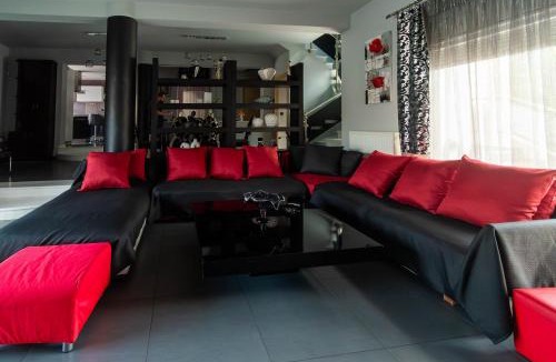 Alexandroupoli Villa | BLACK & WHITE CITY VILLA
