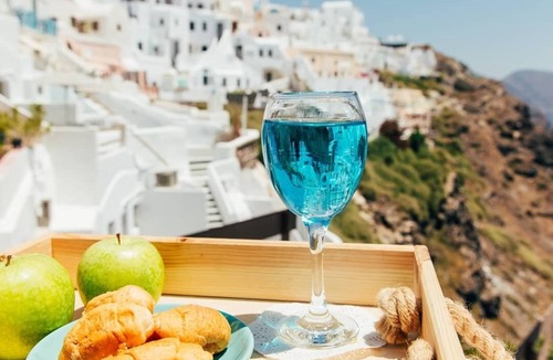 Oia Villa | Blessed Blue Boutique Cave Suite in the heart of Oia