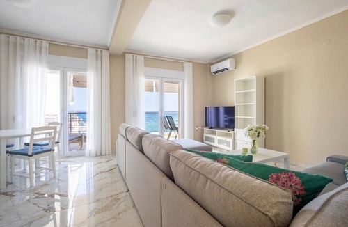 Nea Moudania Apartment | Blue Avra Suite by Rentals Pro - Nea Moudania Halkidiki