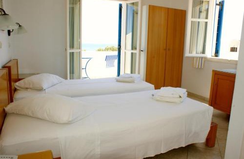 Agia Paraskevi Hotel | Blue Bay Villas
