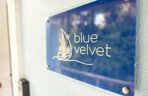 Gouvia Apartment | Blue & White Velvet 20m from the beach