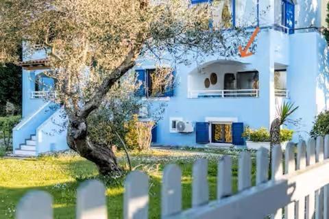 Gouvia Apartment | Blue & White Velvet 20m from the beach