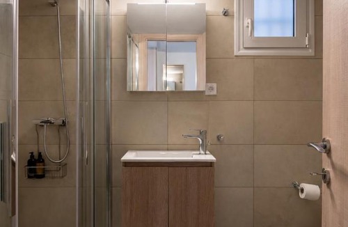 Pangrati Apartment | Bright Apartment with Spacious Balcony in Pagkrati