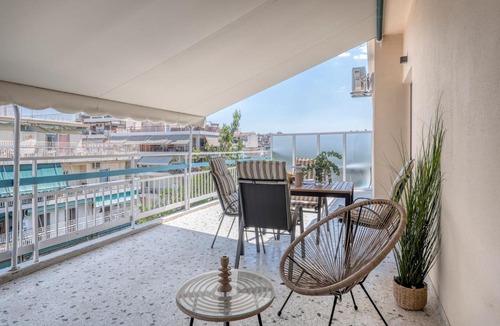 Pangrati Apartment | Bright Apartment with Spacious Balcony in Pagkrati