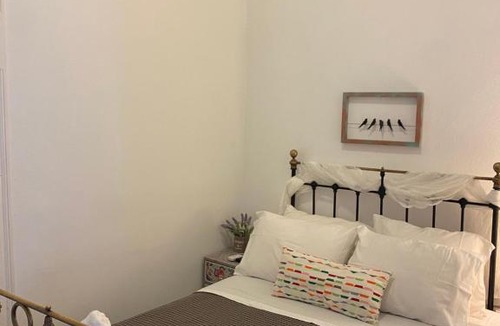 Little Venice Apartment | BUDGET DOWNTOWN APARTMENT- Harma I