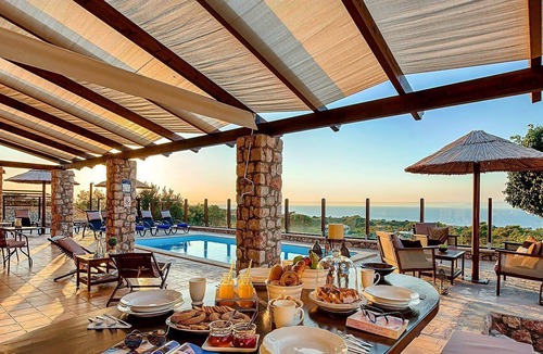 Theologos Villa | Butterfly villa sleeps up to 14