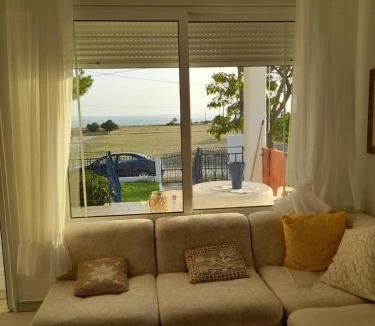 Maroneia-Sapes House | By the sea dome