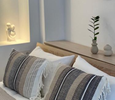 Ermoupoli Apartment | Calm Joy & J - Bee