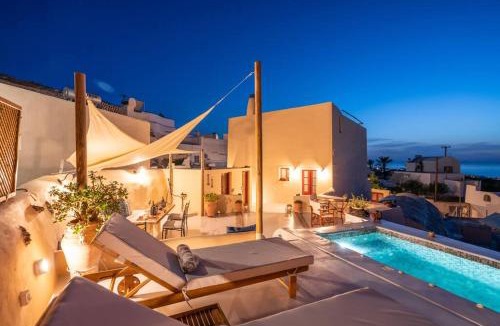 Finikia Villa | Casa Terra Vedema Oia - Privacy - Plunge Pool & Panoramic Sunset Terrace