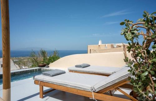 Finikia Villa | Casa Terra Vedema Oia - Privacy - Plunge Pool & Panoramic Sunset Terrace