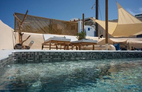 Finikia Villa | Casa Terra Vedema Oia - Privacy - Plunge Pool & Panoramic Sunset Terrace