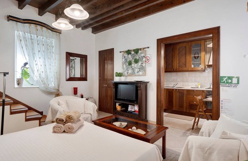 Corfu Town Apartment | Casabella Apartment in Corfu Town with Air Conditioning