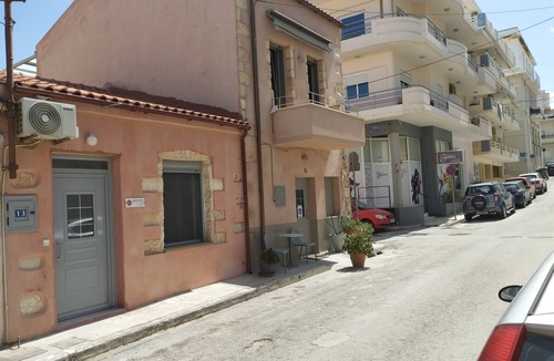 Old Town House | Charming 2-bedroom house 30m from beach,with WiFi, AC in delightful Chania