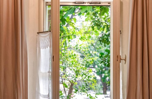 Spartochori Apartment | Charming flat at village centre - WiFi, parking, amenities nearby, shared pool