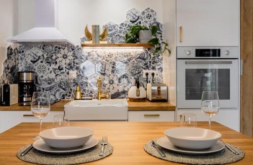 Volos City Centre Apartment | Chic & Comfort Homes in Central Volos # 3