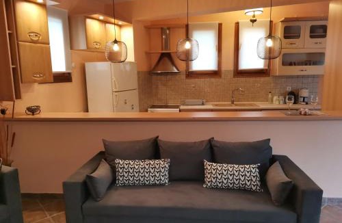 Kato Gatzea House | Christie's ground floor apartment by the sea