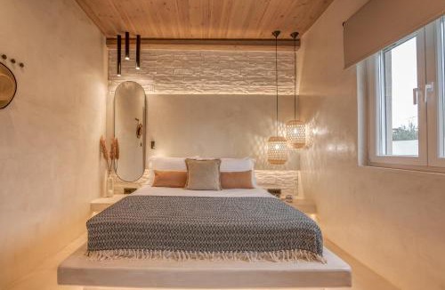 Platanos House | Christini Secrets