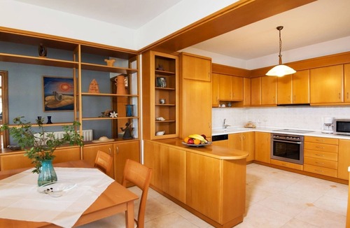 Rethymno House | Coastal 3-Bedroom Home with Private Pool & BBQ l 150m from the sea!