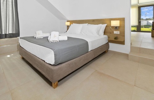 Maleme Villa | Cocoon Villas - Villa Caius - 6 bdrm villa 800m from the beach