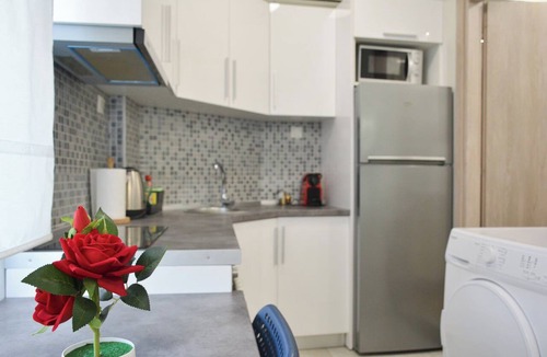 Thessaloniki City Centre Apartment | Comfortable Central Studios with City Views in Thessaloniki