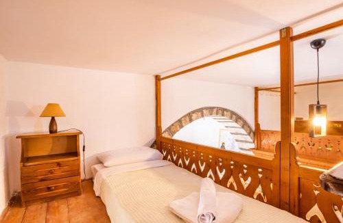 Finiki House | Constantino Traditional Retreat - 19th century residence