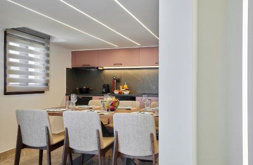 Limenas Chersonisou Apartment | Cosmopolitan luxury apartment by Smaris Collection