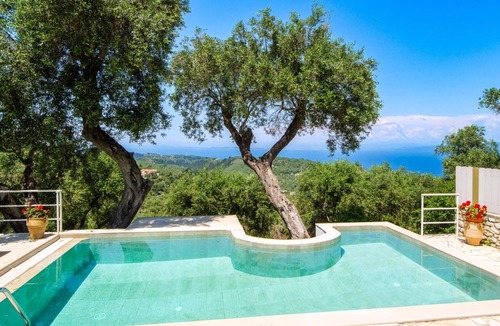 Kourteika Villa | Cosy Round House for Adults with Stunning Sea & Island Views