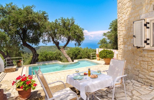 Kourteika Villa | Cosy Round House for Adults with Stunning Sea & Island Views