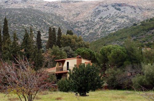 Nea Styra House | Cottage near the beach in Nimporio, Euboea