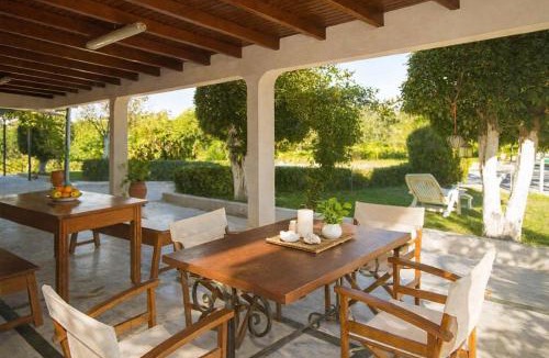 Pyrgos House | Country House Filippos - Private Garden Escape