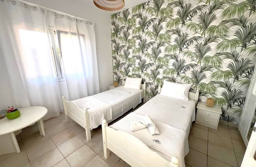 Kilada Villa | Country House 'Iron Hill Villa' with Sea View, Wi-Fi and Air Conditioning