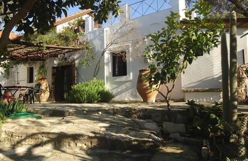 Mires House | Country house Jasemi surrounded by a beautiful garden and view of the sea