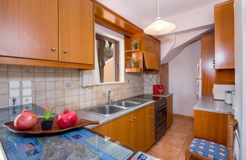Stalos Villa | Country House 'Villa Dimosthenis' with Private Pool, Wi-Fi and Air Conditioning
