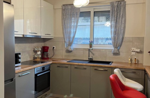Peiraiki Apartment | Cozy 1-Bedroom Apartment in Piraiki - Near the Sea & Port