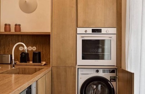 Mets Apartment | Cozy Boutique 1BR Apt in Mets, near Acropolis