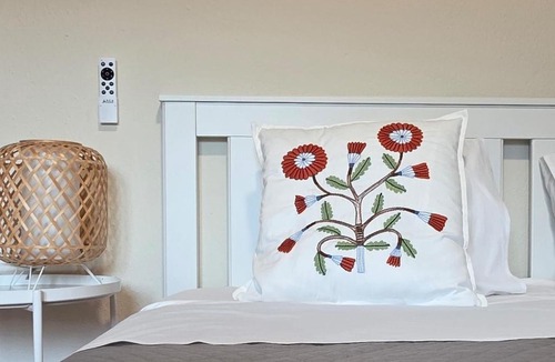 Livadhia Apartment | Cozy Family & Friends 3 Bedroom Apartment