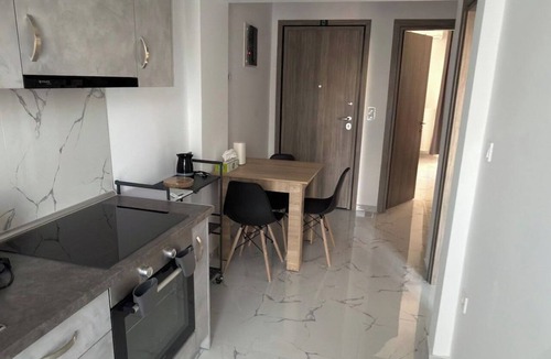 Perea Apartment | Cozy Peraia Apartment near the Seafront