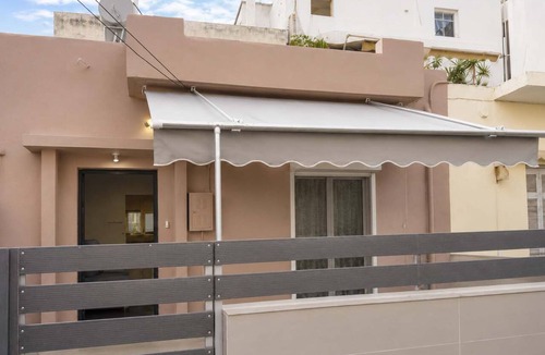 Moschato-Tavros Apartment | Cozy Stay in Athens near the Metro Station Mosxato