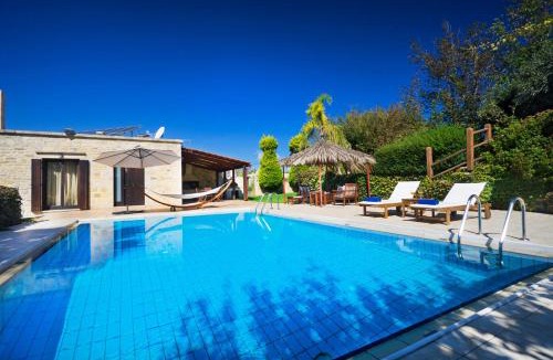 Platanos Villa | Cozy Stone Villa