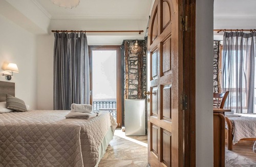 Myrina House | Cozy Suites At The Deep Blue Sea 4,5,6,7