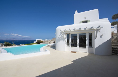 Agios Ioannis Villa | Cozy villa, family friendly,private pool, sunset views overlooking the Aegean.