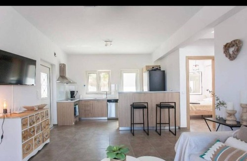 Apokoronas Villa | Cretan villa with views of the White Mountains