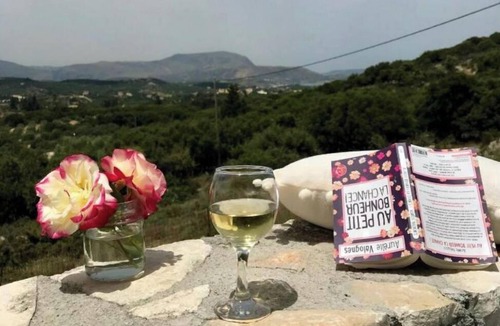 Apokoronas Villa | Cretan villa with views of the White Mountains
