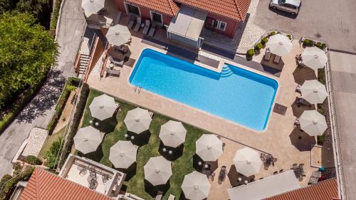 Skala Hotel | Crystal Palace - Luce